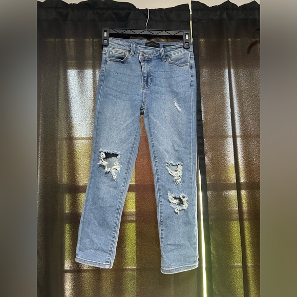 Kendall & Kylie straight leg high waisted light wash jeans - Picture 5 of 5